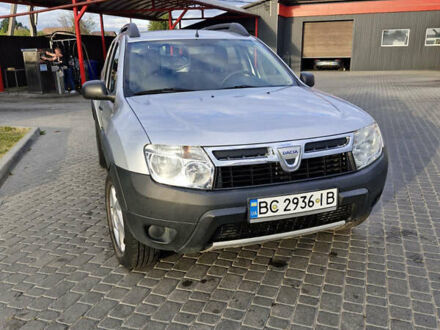 Серый Дачия Duster, объемом двигателя 1.6 л и пробегом 130 тыс. км за 8000 $, фото 1 на Automoto.ua