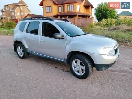 Серый Дачия Duster, объемом двигателя 1.6 л и пробегом 130 тыс. км за 8400 $, фото 1 на Automoto.ua