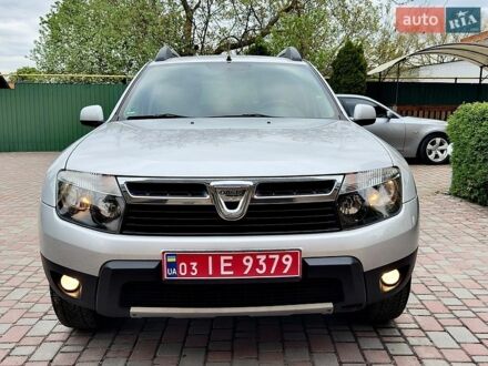 Серый Дачия Duster, объемом двигателя 1.6 л и пробегом 121 тыс. км за 10995 $, фото 1 на Automoto.ua