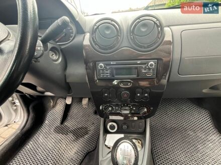 Серый Дачия Duster, объемом двигателя 1.46 л и пробегом 300 тыс. км за 9000 $, фото 1 на Automoto.ua