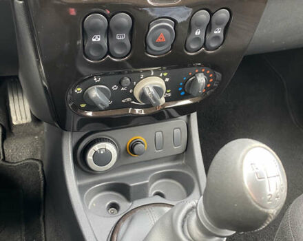 Синій Дачія Duster, об'ємом двигуна 1.6 л та пробігом 254 тис. км за 8300 $, фото 16 на Automoto.ua