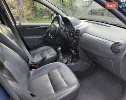 Дачия Duster 2011 в Сокале на Automoto.ua Синий Дачия Duster, объемом двигателя 1.6 л и пробегом 155 тыс. км за 7500 $, фото 3 на Automoto.ua