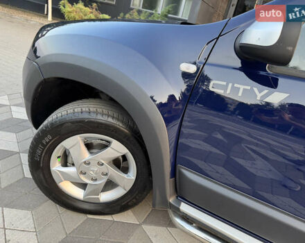 Синий Дачия Duster, объемом двигателя 1.6 л и пробегом 190 тыс. км за 9500 $, фото 3 на Automoto.ua