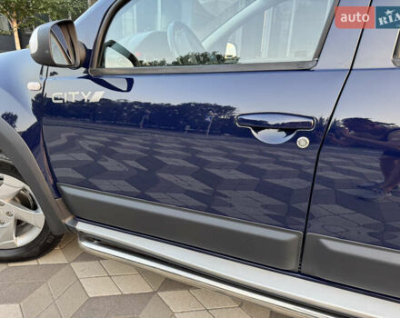 Синий Дачия Duster, объемом двигателя 1.6 л и пробегом 190 тыс. км за 9500 $, фото 4 на Automoto.ua