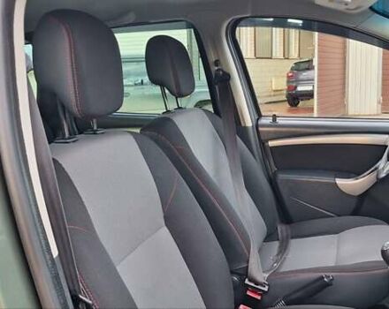 Дачия Duster 2013 в Новоархангельске на Automoto.ua Зеленый Дачия Duster, объемом двигателя 1.5 л и пробегом 198 тыс. км за 10500 $, фото 74 на Automoto.ua