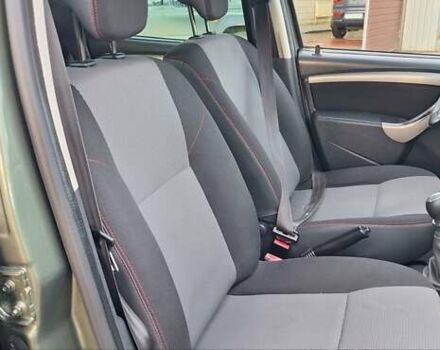 Дачия Duster 2013 в Новоархангельске на Automoto.ua Зеленый Дачия Duster, объемом двигателя 1.5 л и пробегом 198 тыс. км за 10500 $, фото 58 на Automoto.ua