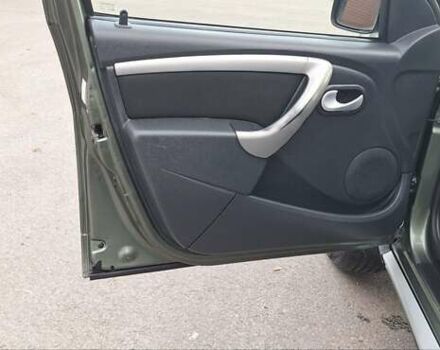 Дачия Duster 2013 в Новоархангельске на Automoto.ua Зеленый Дачия Duster, объемом двигателя 1.5 л и пробегом 198 тыс. км за 10500 $, фото 46 на Automoto.ua