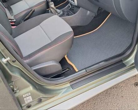 Дачия Duster 2013 в Новоархангельске на Automoto.ua Зеленый Дачия Duster, объемом двигателя 1.5 л и пробегом 198 тыс. км за 10500 $, фото 72 на Automoto.ua