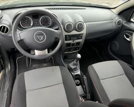 Зеленый Дачия Duster, объемом двигателя 1.5 л и пробегом 195 тыс. км за 10300 $, фото 3 на Automoto.ua