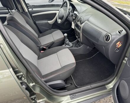 Зеленый Дачия Duster, объемом двигателя 1.5 л и пробегом 195 тыс. км за 10300 $, фото 6 на Automoto.ua