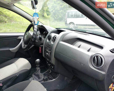 Зеленый Дачия Duster, объемом двигателя 1.5 л и пробегом 194 тыс. км за 8900 $, фото 12 на Automoto.ua