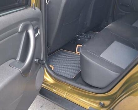 Зеленый Дачия Duster, объемом двигателя 1.5 л и пробегом 161 тыс. км за 12400 $, фото 68 на Automoto.ua