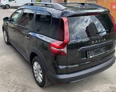 Черный Дачия Jogger, объемом двигателя 1 л и пробегом 184 тыс. км за 10100 $, фото 3 на Automoto.ua