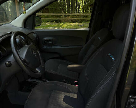 Дачия Lodgy Stepway 2016 в Стрые на Automoto.ua Черный Дачия Lodgy Stepway, объемом двигателя 1.2 л и пробегом 183 тыс. км за 8800 $, фото 31 на Automoto.ua