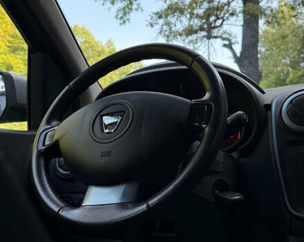 Черный Дачия Lodgy Stepway, объемом двигателя 1.2 л и пробегом 183 тыс. км за 8699 $, фото 6 на Automoto.ua