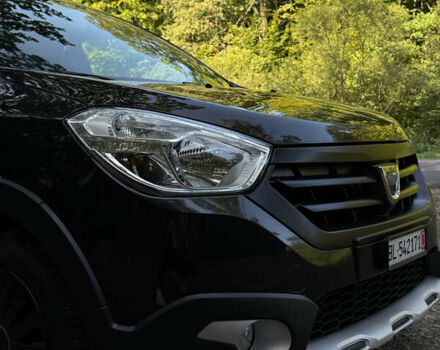 Черный Дачия Lodgy Stepway, объемом двигателя 1.2 л и пробегом 183 тыс. км за 8699 $, фото 14 на Automoto.ua