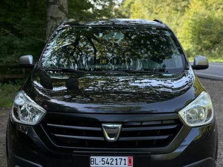 Черный Дачия Lodgy Stepway, объемом двигателя 1.2 л и пробегом 183 тыс. км за 9850 $, фото 1 на Automoto.ua