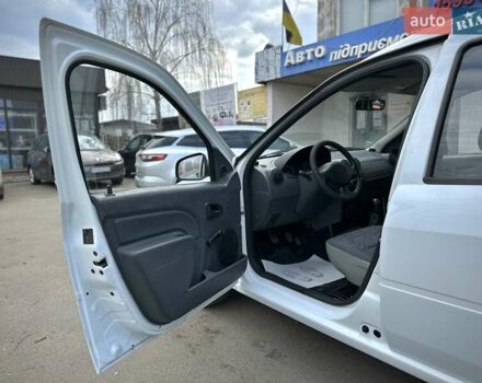 Белый Дачия Logan MCV, объемом двигателя 1.4 л и пробегом 253 тыс. км за 5300 $, фото 29 на Automoto.ua