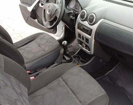 Белый Дачия Logan MCV, объемом двигателя 1.6 л и пробегом 179 тыс. км за 5850 $, фото 9 на Automoto.ua