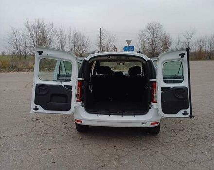 Белый Дачия Logan MCV, объемом двигателя 1.6 л и пробегом 179 тыс. км за 5850 $, фото 5 на Automoto.ua