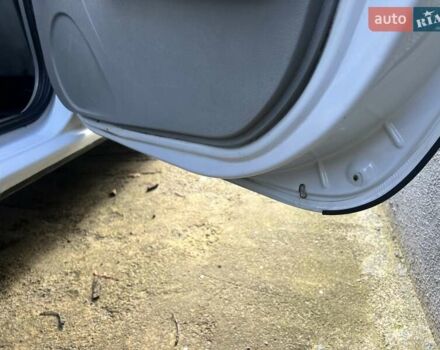 Белый Дачия Logan MCV, объемом двигателя 1.6 л и пробегом 231 тыс. км за 4950 $, фото 16 на Automoto.ua