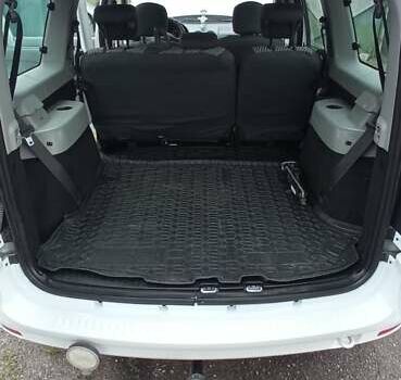 Белый Дачия Logan MCV, объемом двигателя 1.5 л и пробегом 280 тыс. км за 5650 $, фото 8 на Automoto.ua