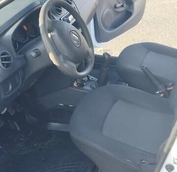 Белый Дачия Logan MCV, объемом двигателя 1.1 л и пробегом 142 тыс. км за 5600 $, фото 18 на Automoto.ua