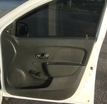 Белый Дачия Logan MCV, объемом двигателя 1.1 л и пробегом 142 тыс. км за 5600 $, фото 23 на Automoto.ua