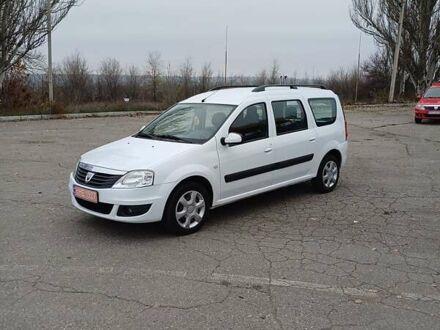 Белый Дачия Logan MCV, объемом двигателя 1.6 л и пробегом 179 тыс. км за 5850 $, фото 1 на Automoto.ua
