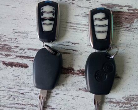 Бежевый Дачия Logan MCV, объемом двигателя 1.6 л и пробегом 285 тыс. км за 5600 $, фото 5 на Automoto.ua