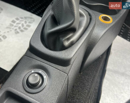 Чорний Дачія Logan MCV, об'ємом двигуна 1.6 л та пробігом 159 тис. км за 6500 $, фото 16 на Automoto.ua