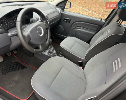 Черный Дачия Logan MCV, объемом двигателя 1.6 л и пробегом 233 тыс. км за 6500 $, фото 11 на Automoto.ua