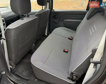 Черный Дачия Logan MCV, объемом двигателя 1.6 л и пробегом 233 тыс. км за 6500 $, фото 13 на Automoto.ua