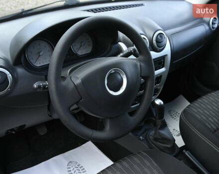 Черный Дачия Logan MCV, объемом двигателя 1.6 л и пробегом 135 тыс. км за 6950 $, фото 14 на Automoto.ua