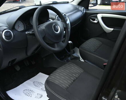 Черный Дачия Logan MCV, объемом двигателя 1.6 л и пробегом 135 тыс. км за 6950 $, фото 12 на Automoto.ua