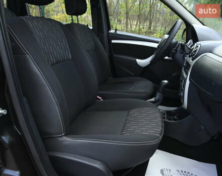 Черный Дачия Logan MCV, объемом двигателя 1.6 л и пробегом 135 тыс. км за 6950 $, фото 30 на Automoto.ua