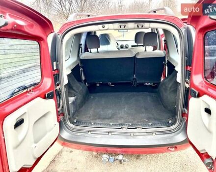 Красный Дачия Logan MCV, объемом двигателя 1.6 л и пробегом 175 тыс. км за 5200 $, фото 8 на Automoto.ua