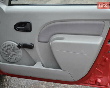 Красный Дачия Logan MCV, объемом двигателя 1.6 л и пробегом 192 тыс. км за 4900 $, фото 17 на Automoto.ua