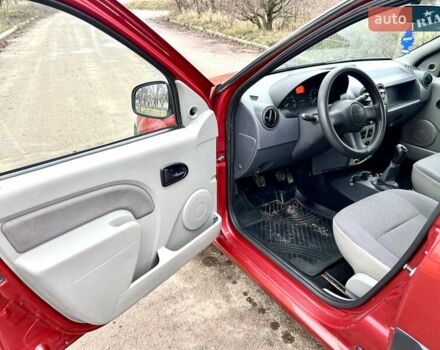 Красный Дачия Logan MCV, объемом двигателя 1.6 л и пробегом 175 тыс. км за 5200 $, фото 9 на Automoto.ua