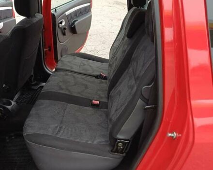 Красный Дачия Logan MCV, объемом двигателя 1.6 л и пробегом 159 тыс. км за 5850 $, фото 1 на Automoto.ua