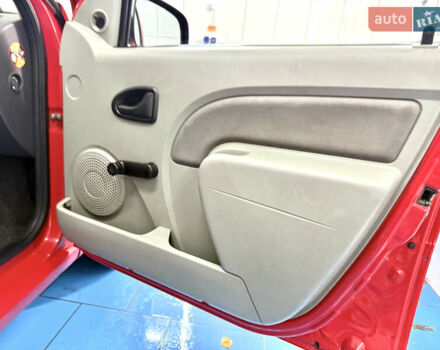 Дачия Logan MCV 2009 в Днепре (Днепропетровске) на Automoto.ua Красный Дачия Logan MCV, объемом двигателя 1.39 л и пробегом 213 тыс. км за 4200 $, фото 9 на Automoto.ua