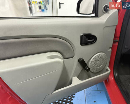 Дачия Logan MCV 2009 в Днепре (Днепропетровске) на Automoto.ua Красный Дачия Logan MCV, объемом двигателя 1.39 л и пробегом 213 тыс. км за 4200 $, фото 18 на Automoto.ua