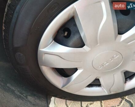 Красный Дачия Logan MCV, объемом двигателя 1.6 л и пробегом 131 тыс. км за 5300 $, фото 24 на Automoto.ua