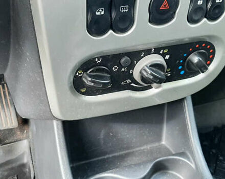 Красный Дачия Logan MCV, объемом двигателя 1.6 л и пробегом 178 тыс. км за 6650 $, фото 43 на Automoto.ua