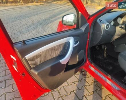 Красный Дачия Logan MCV, объемом двигателя 1.6 л и пробегом 190 тыс. км за 5700 $, фото 32 на Automoto.ua