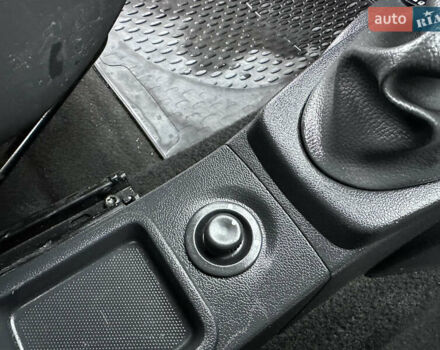 Красный Дачия Logan MCV, объемом двигателя 1.6 л и пробегом 120 тыс. км за 7300 $, фото 51 на Automoto.ua