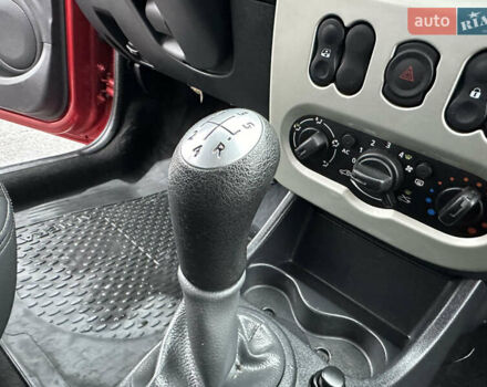 Красный Дачия Logan MCV, объемом двигателя 1.6 л и пробегом 120 тыс. км за 7300 $, фото 50 на Automoto.ua