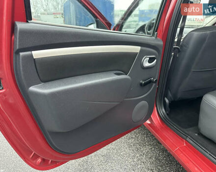 Красный Дачия Logan MCV, объемом двигателя 1.6 л и пробегом 120 тыс. км за 7300 $, фото 35 на Automoto.ua