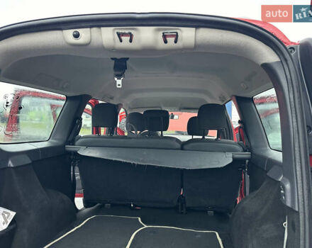 Красный Дачия Logan MCV, объемом двигателя 1.6 л и пробегом 120 тыс. км за 7300 $, фото 42 на Automoto.ua