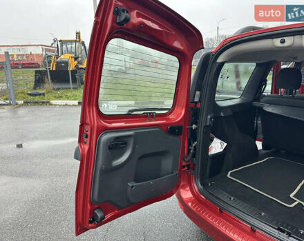 Красный Дачия Logan MCV, объемом двигателя 1.6 л и пробегом 120 тыс. км за 7300 $, фото 40 на Automoto.ua